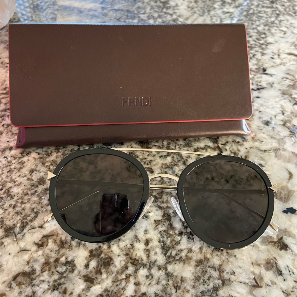 Fendi unisex black round sunglasses